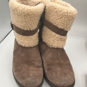 UGG Blyre 11 Cozy Shearling-Lined Tan Boots size 9.5